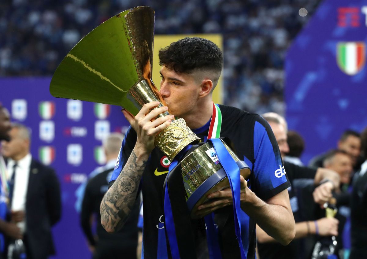 Inter Congratulate Bastoni On Serie A Defender Of The Season Award