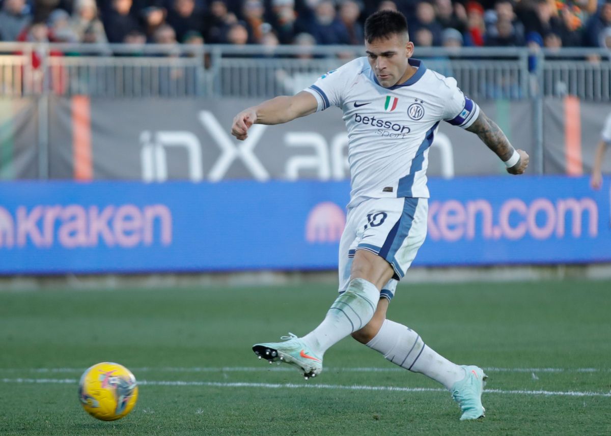 Lautaro Martinez Celebrates Venezia 0 1 Inter Milan Serie A Win