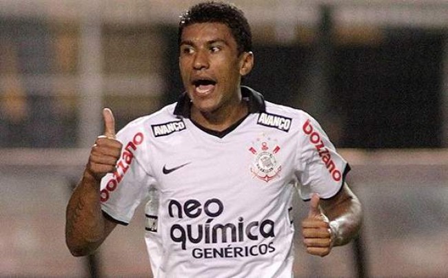 OFFICIELLT: Paulinho stannar i Corinthians