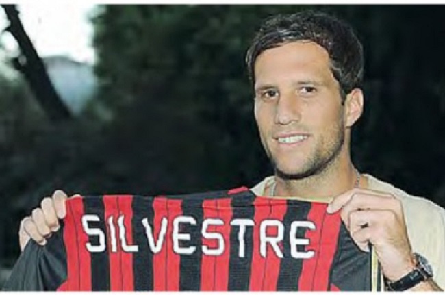 <!--:en-->TS: Milan will refuse the option on Silvestre<!--:-->