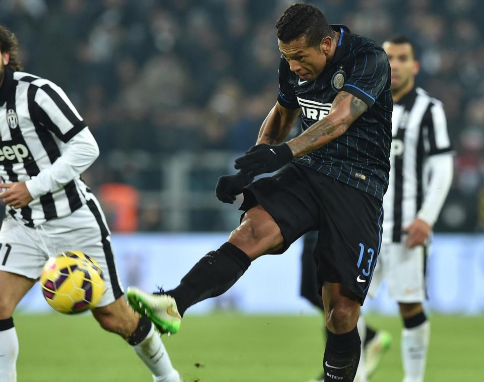 Sky: Guarin next to Medel in training