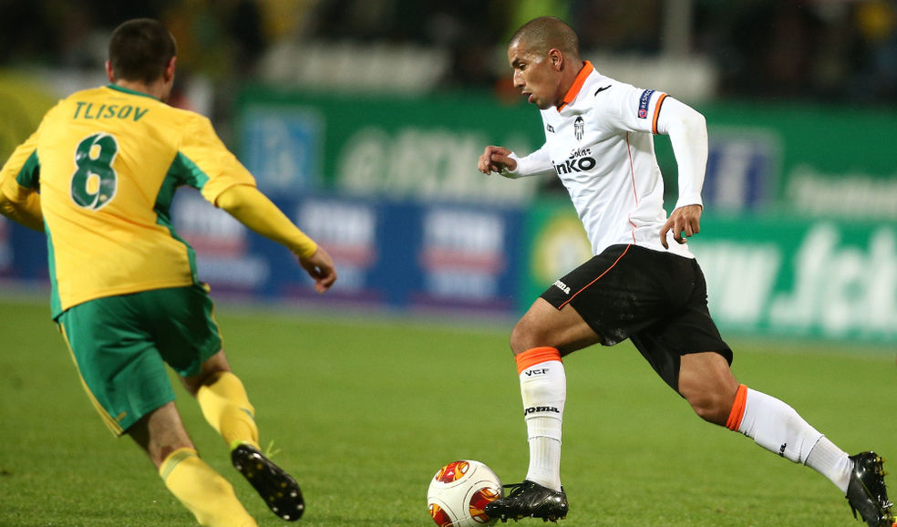 Inter in competition with PL clubs over Feghouli