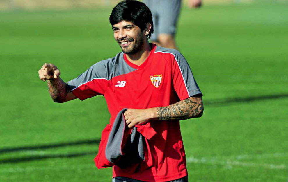 Sevilla pres: “We are trying to renew Banega’s contract”