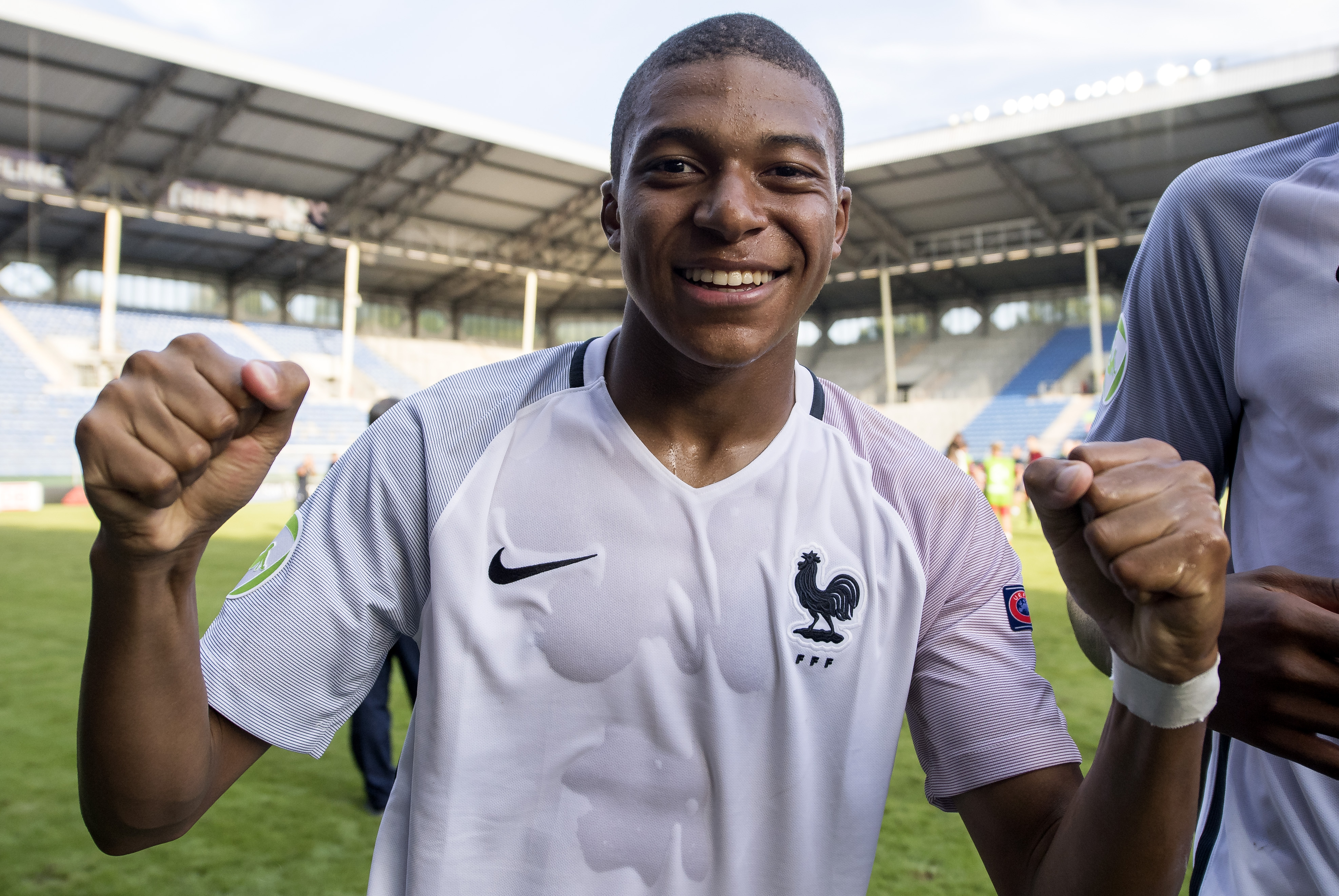 Wenger: “We are following Mbappe but there are richer clubs than us”