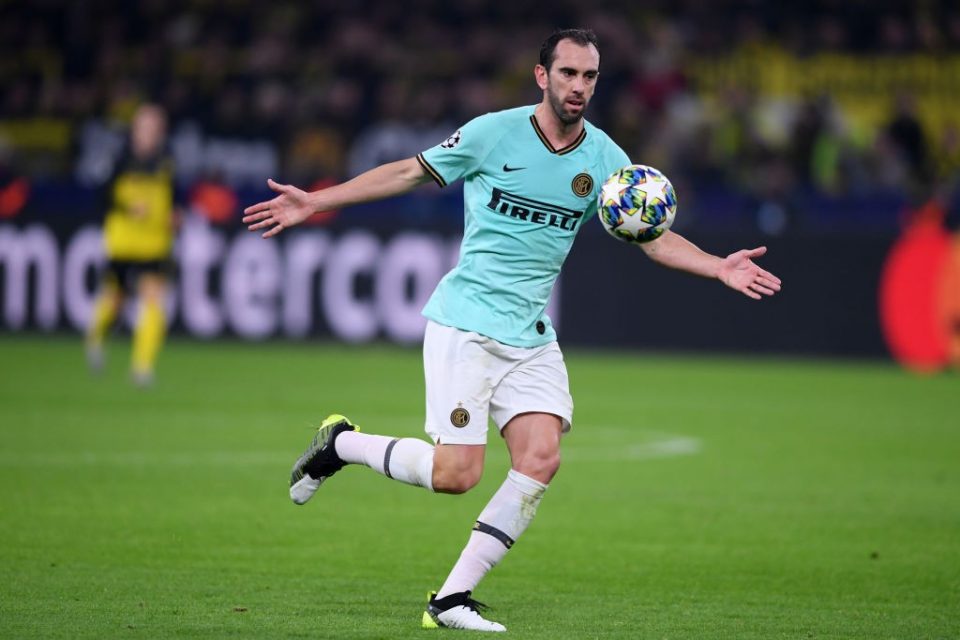Photo – Inter Defender Godin Spends Time With His Dog