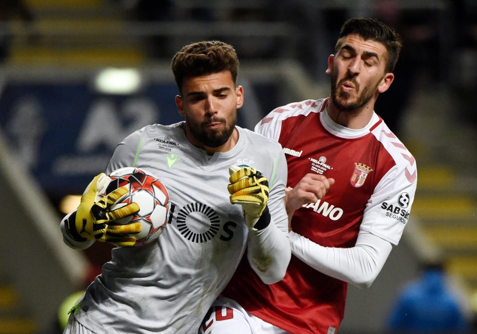 Sporting Looking To Extend Contract Of Inter & AC Milan Linked Goalkeeper Luis Maximiano