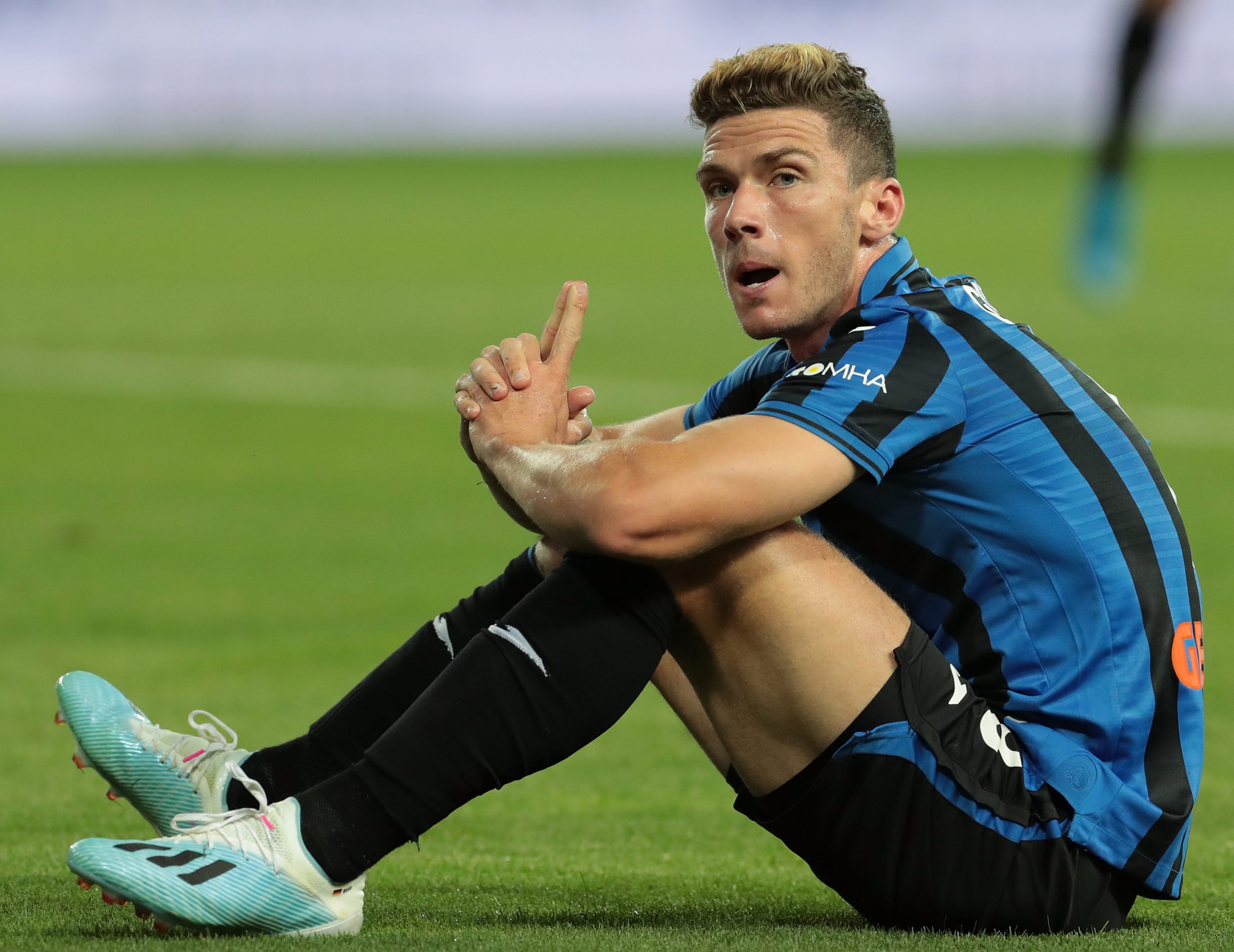 Atalanta Slap €30M Price Tag On Inter, Chelsea & Borussia Dortmund Target Robin  Gosens