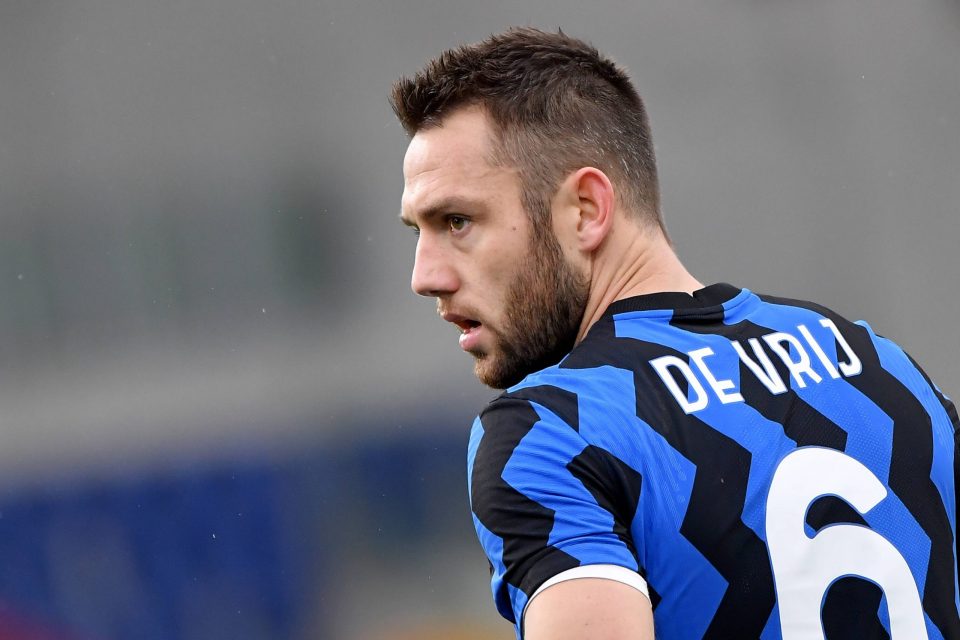 Photo Inter Defender Stefan De Vrij Celebrates Win Over Genoa In Serie A