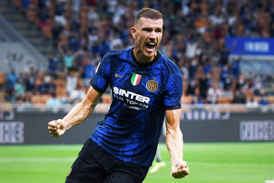 Photos Edin Dzeko Celebrates His First Inter Goal Monday Motivation 