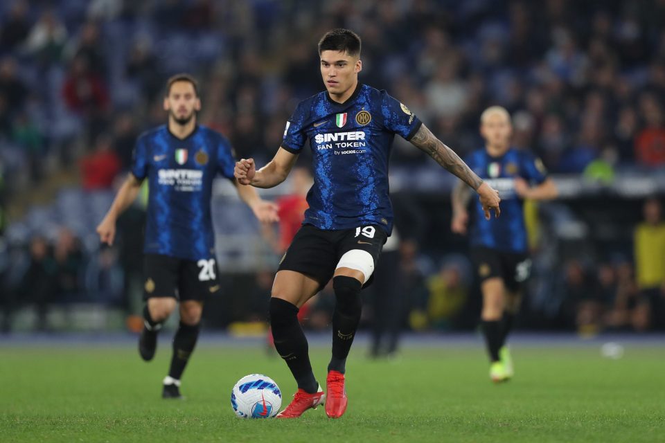 profundo Agricultura Alarmante Photo - Inter Forward Joaquin Correa Promotes Partnership With Adidas  Football: "Open Up A Portal To Your Maximum Speed"