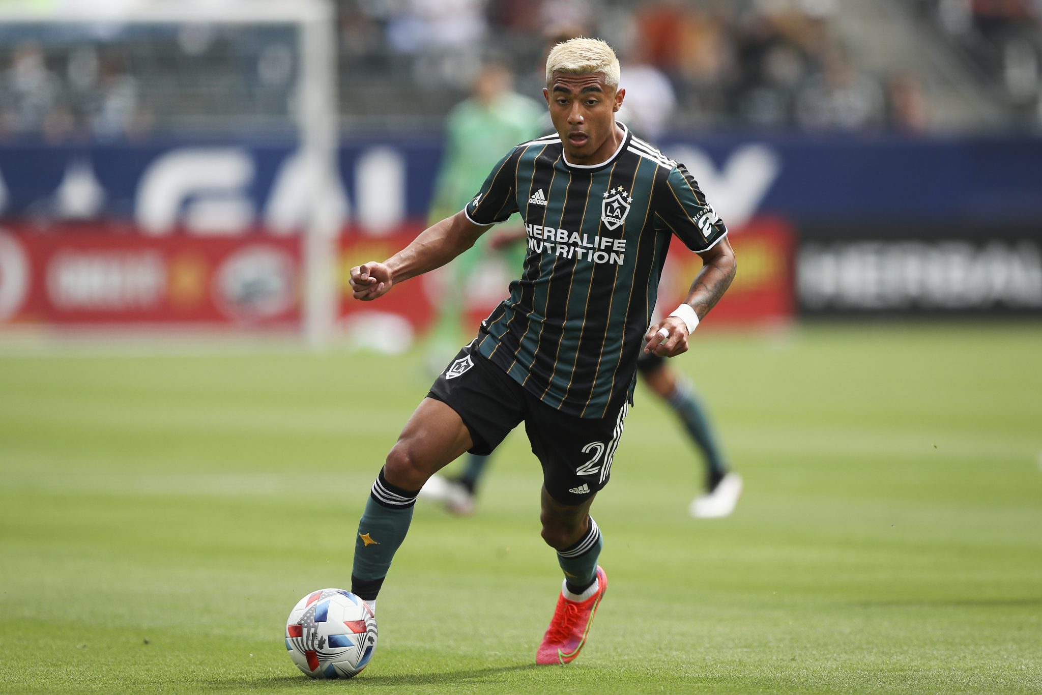 LA Galaxy Full-Back Julian Araujo Emerges As Potential Inter Target, US ...