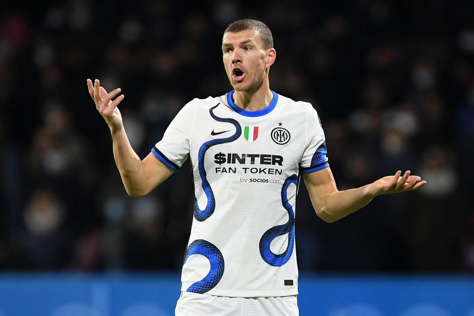 Photo – Inter Striker Edin Dzeko Poses In Nerazzurri Kit For The New Season