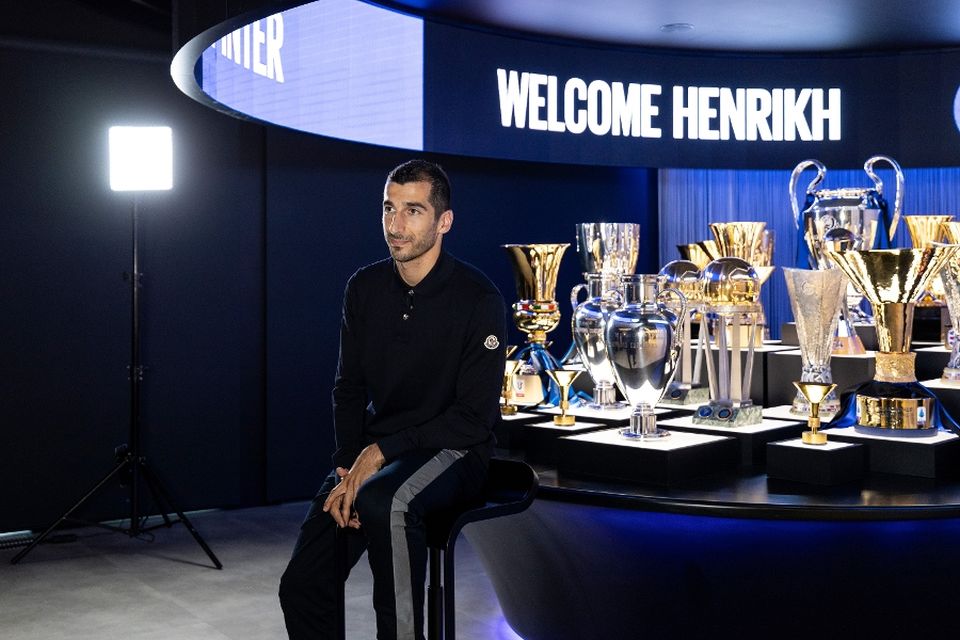 Work in progress! 😉🖤💙 #Inter - Henrikh Mkhitaryan