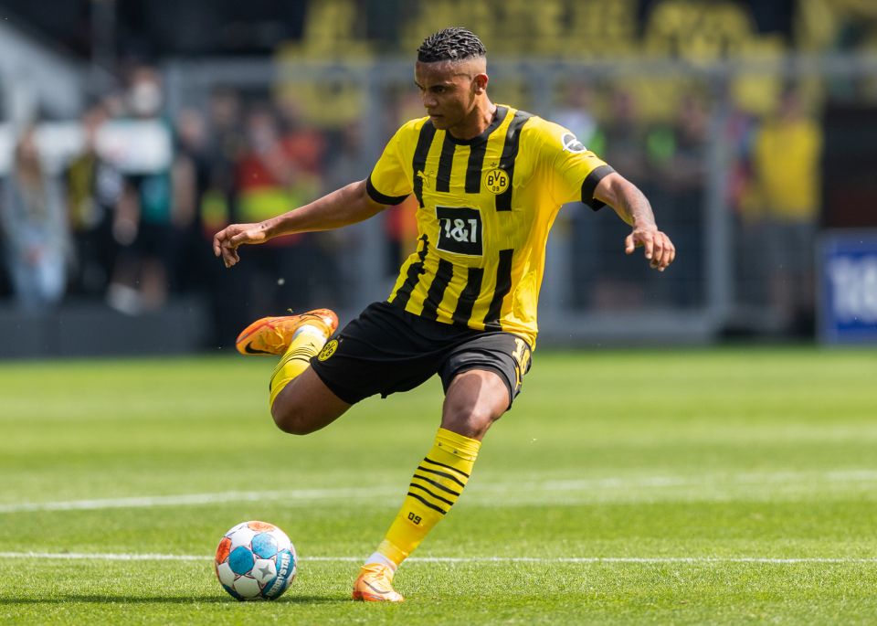 Borussia Dortmund Defender Manuel Akanji Wants Inter Whose Price Tag Could Be Reduced Towards End Of Transfer Window, Italian Media Report