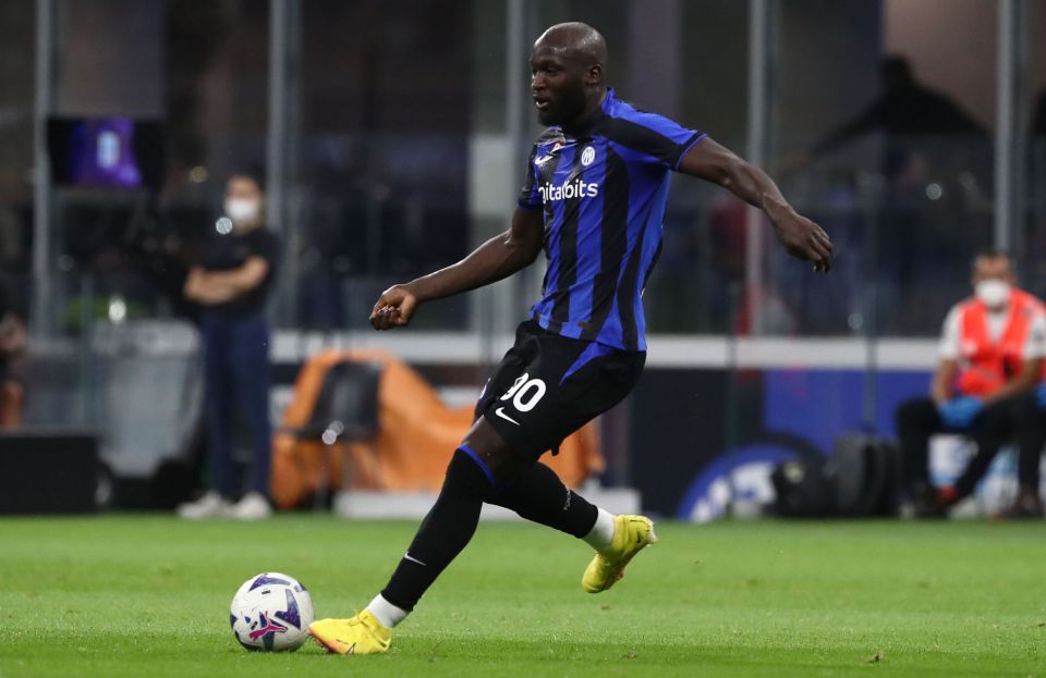 Inter Striker Romelu Lukaku Training On The Pitch Again Ahead Of Anticipated Return In Serie A Clash With Roma, Italian Broadcaster Reports