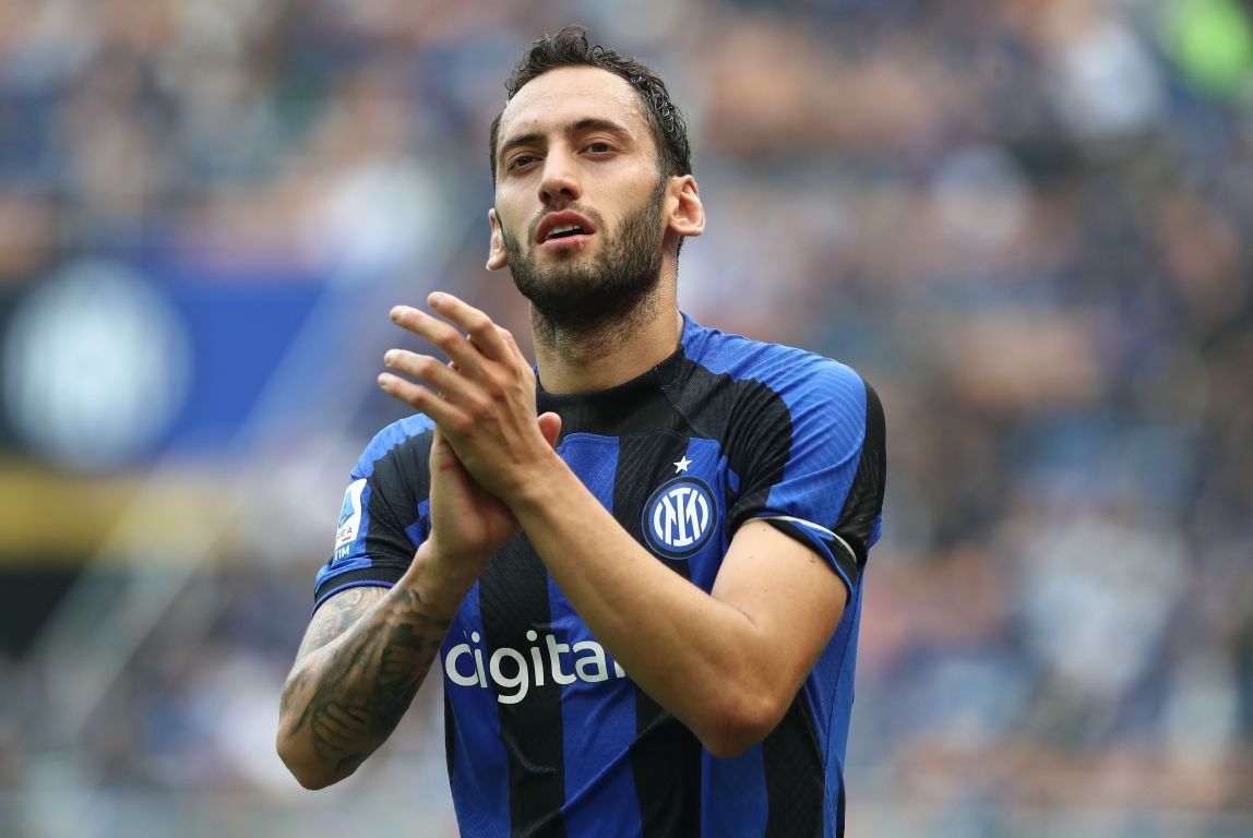 Photo - Inter Milan Midfielder Hakan Calhanoglu Celebrates Reaching ...