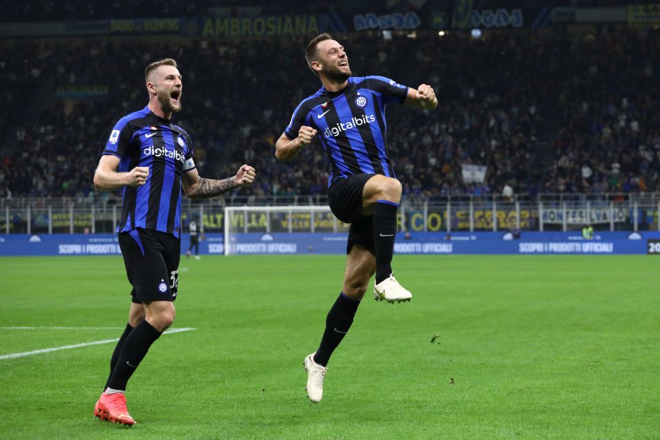 Photo – Inter Milan Congratulate Defender Stefan De Vrij On 200 Nerazzurri Appearances