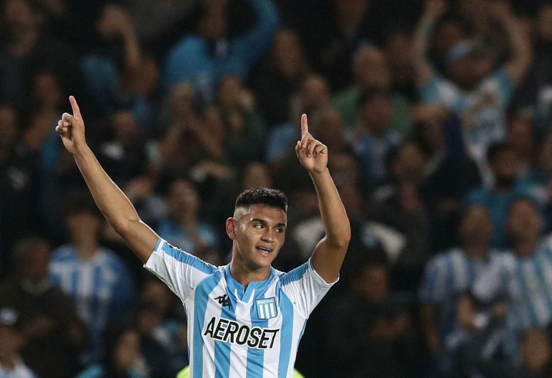 Racing Club Midfielder Carlos Alcaraz's Agent "Spoke To Inter & AC
