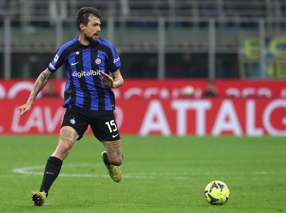 Photo – Inter Milan Defender Francesco Acerbi Celebrates Serie A Win Vs Torino: “And Now We Focus On Our One Last Objective”