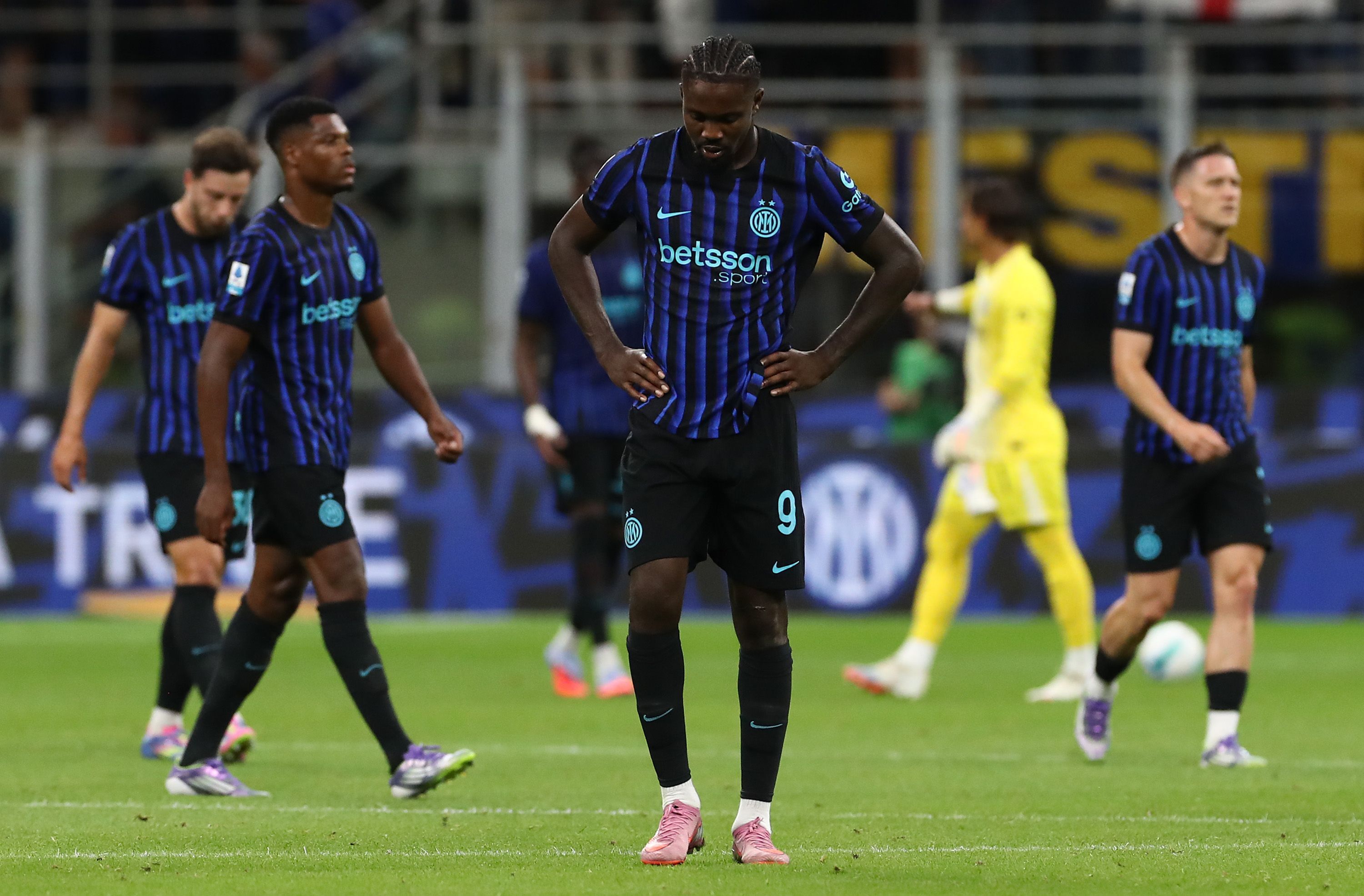 Inter Milan 3-0 Slavia Prague – France Superstar Plays Down Injury Scare: “Think It’s Something Small”