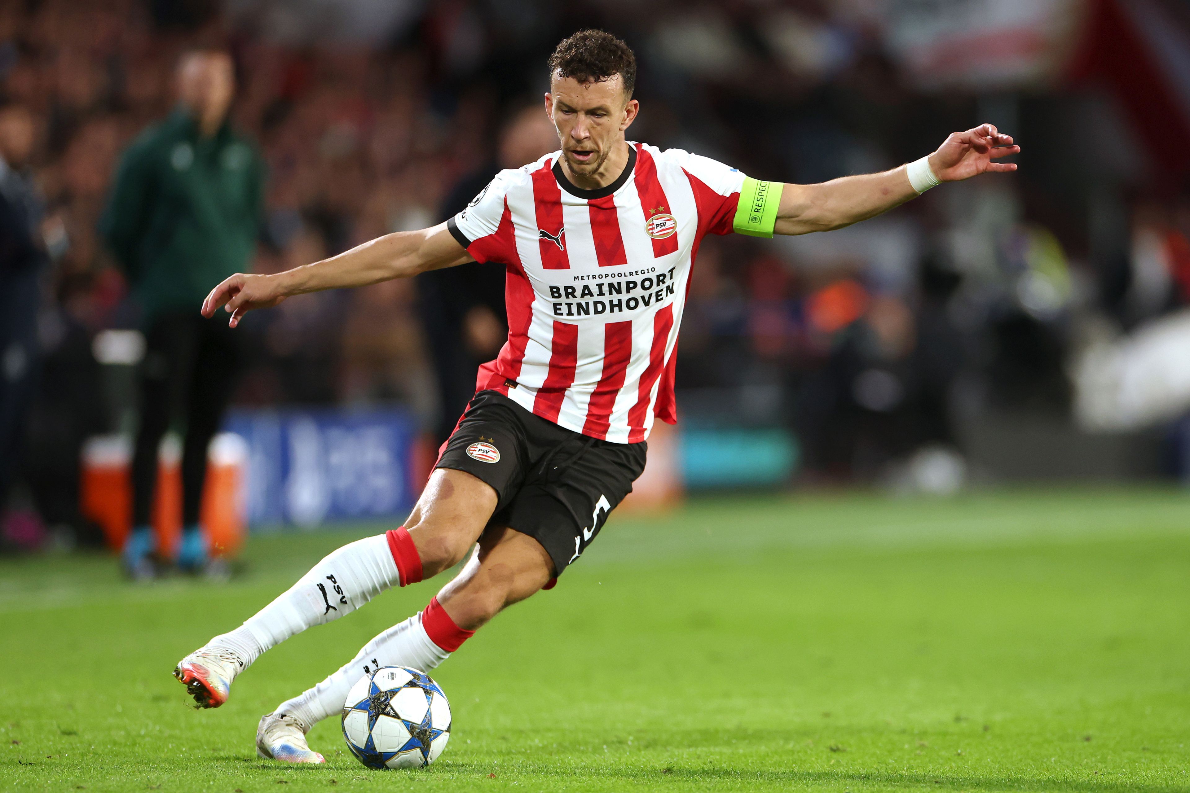 Inter Milan must table ‘important’ offer to sign PSV star Perisic